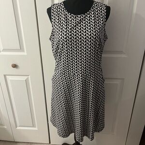 New York & Company Black and White Sleeveless A-Line Midi Dress, Geometric